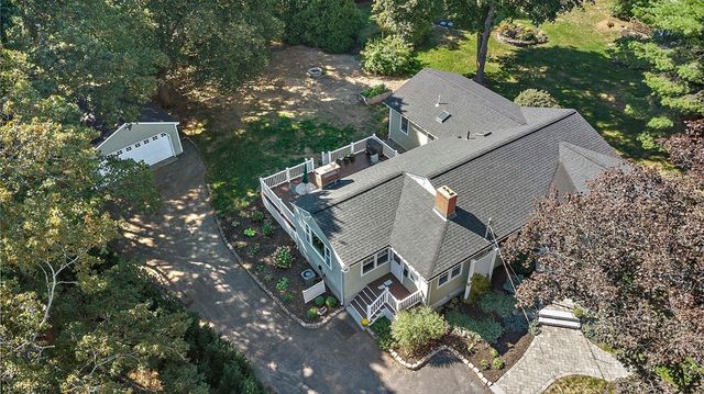 10 Newhall Rd, Lynnfield, MA 01940