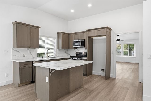 7737 Antelope Hills Dr, Antelope, CA 95843