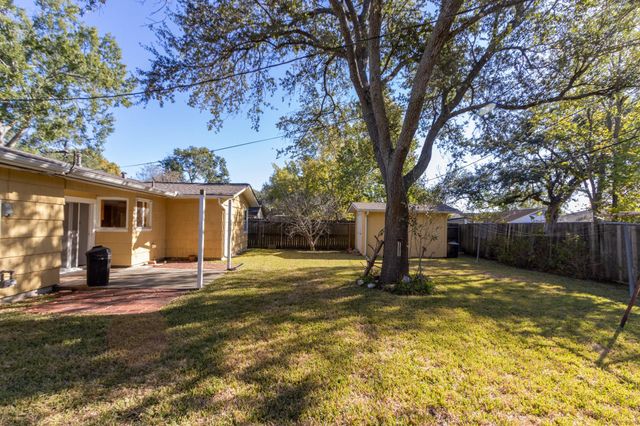 6131 Darnell Street, Houston, TX 77074