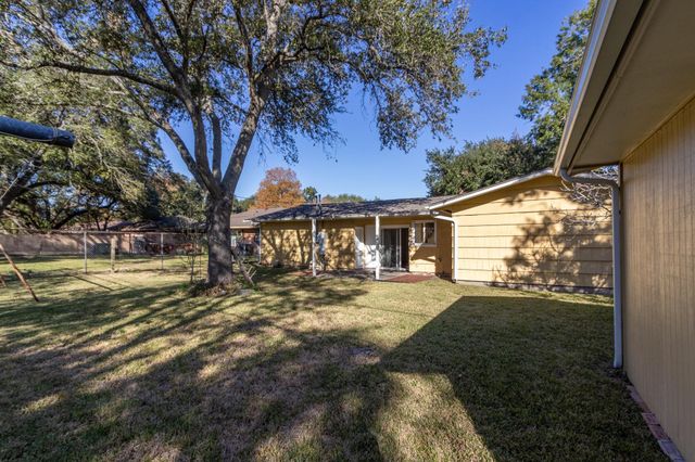 6131 Darnell Street, Houston, TX 77074