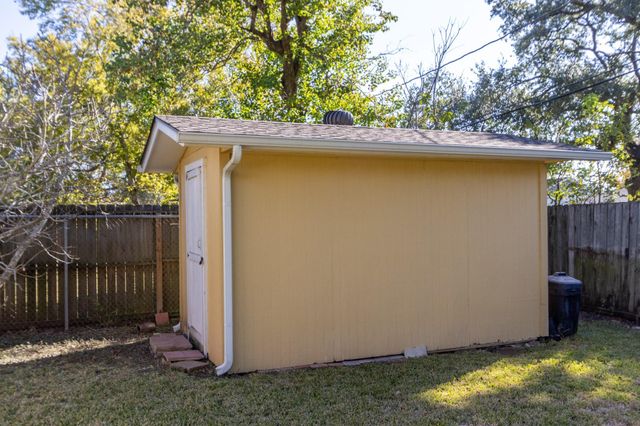 6131 Darnell Street, Houston, TX 77074