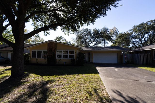 6131 Darnell Street, Houston, TX 77074