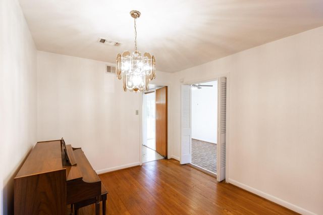 6131 Darnell Street, Houston, TX 77074