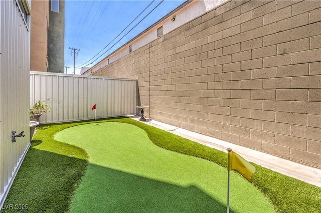 223 Tower Street, Las Vegas, NV 89101