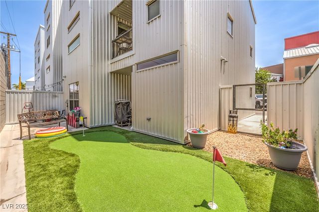 223 Tower Street, Las Vegas, NV 89101