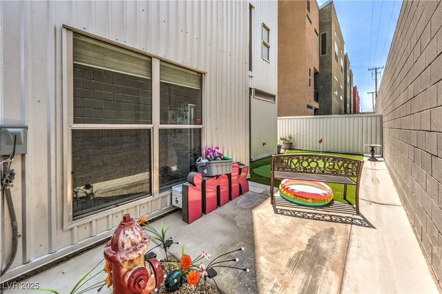 223 Tower Street, Las Vegas, NV 89101