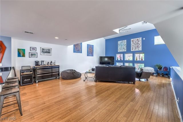 223 Tower Street, Las Vegas, NV 89101