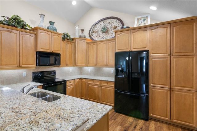 23402 W 71st Terrace, Shawnee, KS 66217