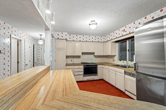 1007 N Hamilton Street, Saint Croix Falls, WI 54024