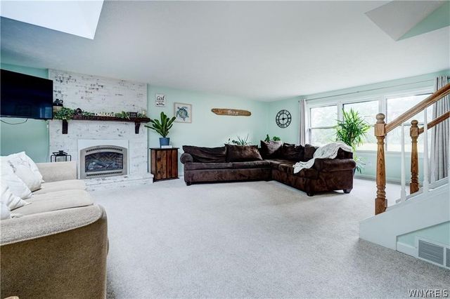 6 High Point Drive, Parma, NY 14559