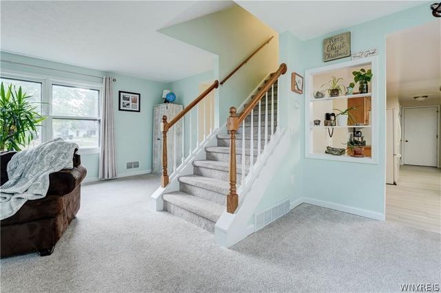 6 High Point Drive, Parma, NY 14559