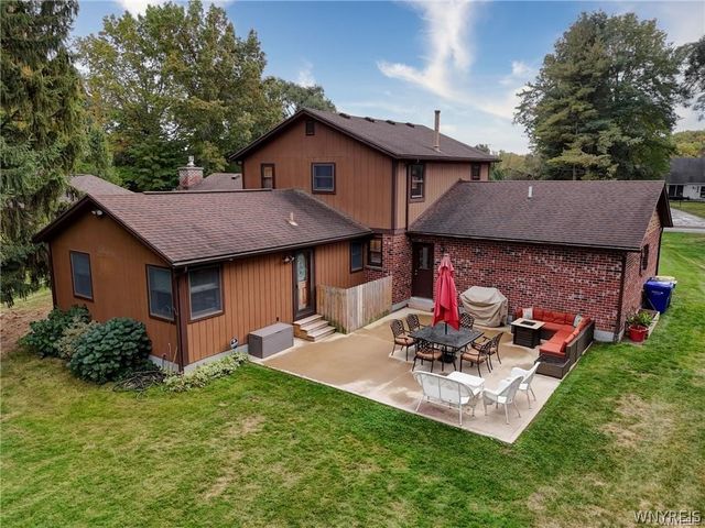 6 High Point Drive, Parma, NY 14559