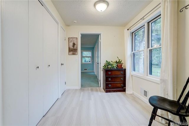 6 High Point Drive, Parma, NY 14559