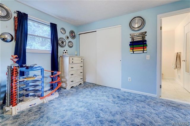 6 High Point Drive, Parma, NY 14559