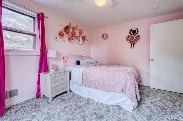 6 High Point Drive, Parma, NY 14559