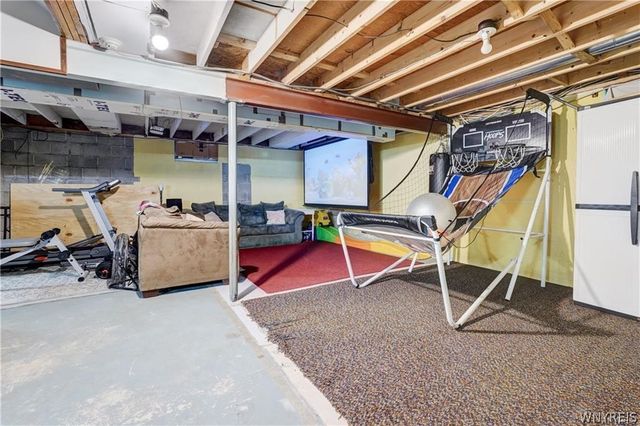 6 High Point Drive, Parma, NY 14559