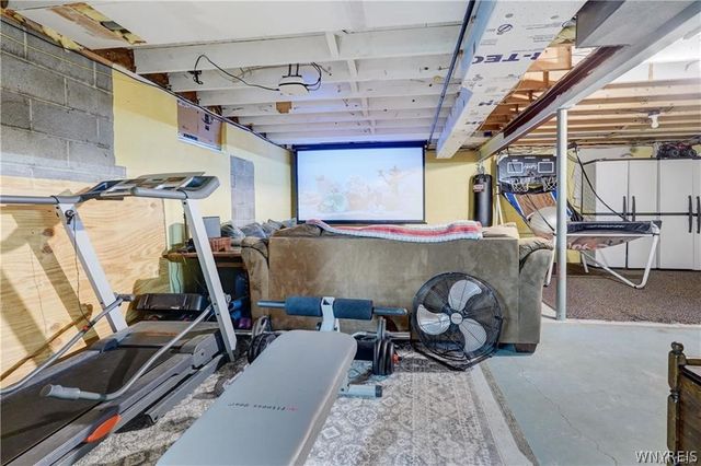 6 High Point Drive, Parma, NY 14559