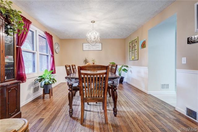 6 High Point Drive, Parma, NY 14559