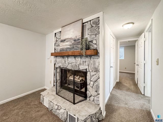 108 S Needles Dr, Brandon, SD 57005