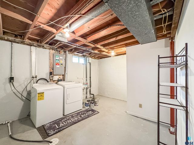 108 S Needles Dr, Brandon, SD 57005