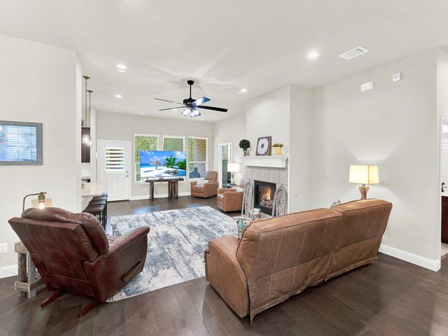 805 Hearthside Way, Mckinney, TX 75071