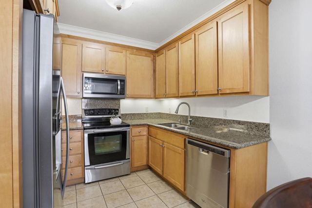 2968 Moorpark Avenue 17, San Jose, CA 95128