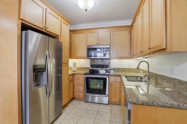 2968 Moorpark Avenue 17, San Jose, CA 95128