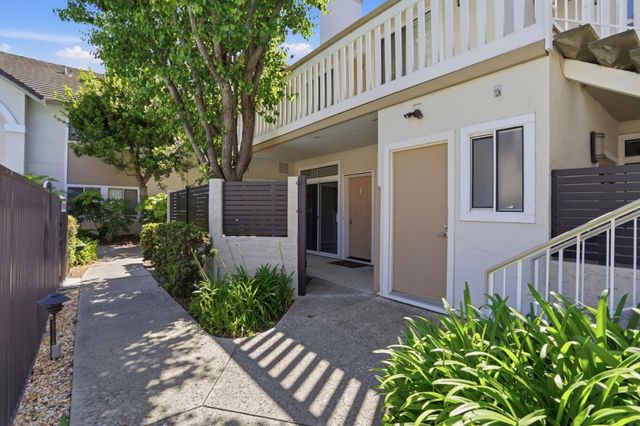 2968 Moorpark Avenue 17, San Jose, CA 95128