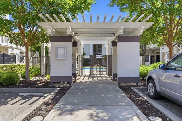 2968 Moorpark Avenue 17, San Jose, CA 95128