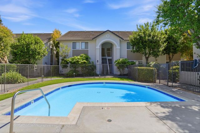 2968 Moorpark Avenue 17, San Jose, CA 95128