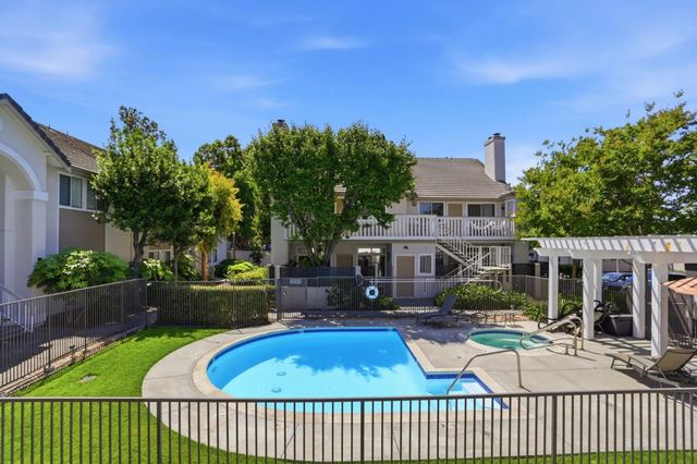 2968 Moorpark Avenue 17, San Jose, CA 95128