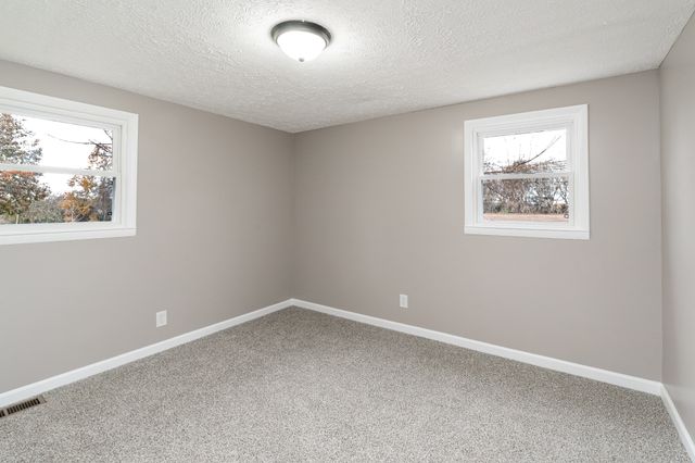 115 Cameron Dr, Fayetteville, TN 37334