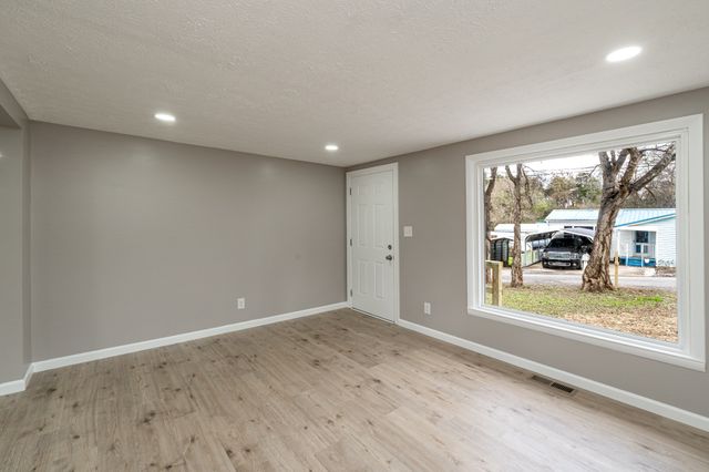 115 Cameron Dr, Fayetteville, TN 37334