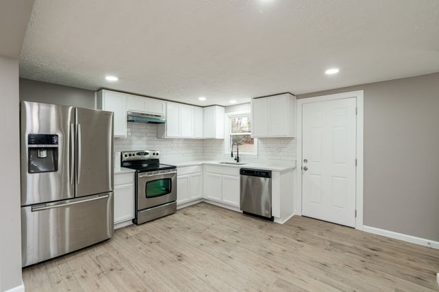 115 Cameron Dr, Fayetteville, TN 37334