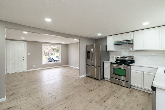 115 Cameron Dr, Fayetteville, TN 37334