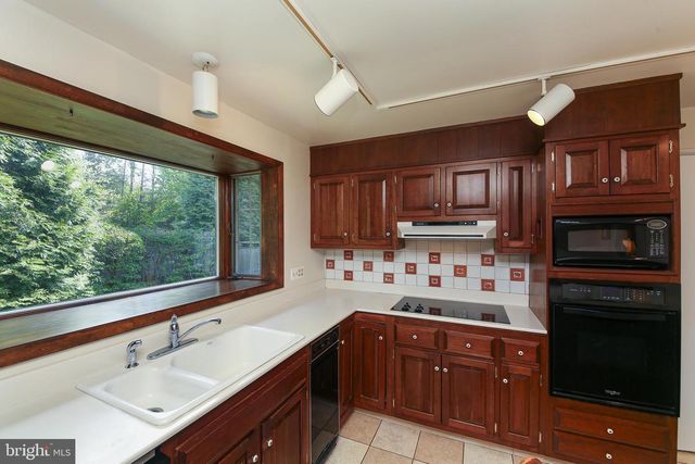 95 SPRINGS DR, Doylestown, PA 18901