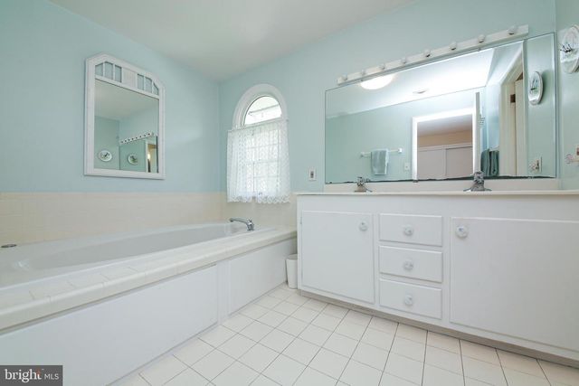 95 SPRINGS DR, Doylestown, PA 18901