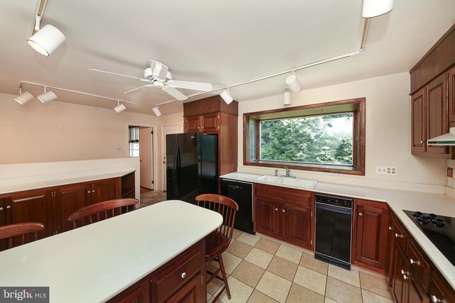 95 SPRINGS DR, Doylestown, PA 18901