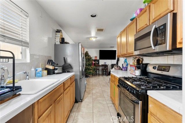 11419 Acala Avenue, San Fernando, CA 91340