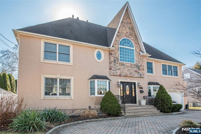 18 Stonycroft Road, Wayne, NJ 07470