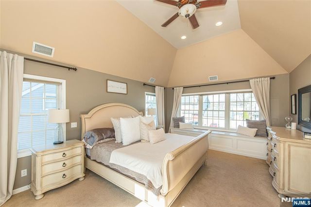 18 Stonycroft Road, Wayne, NJ 07470