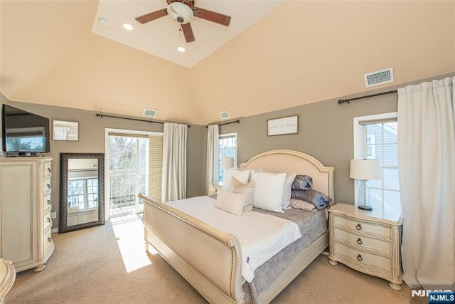 18 Stonycroft Road, Wayne, NJ 07470