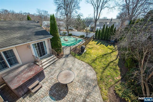 18 Stonycroft Road, Wayne, NJ 07470