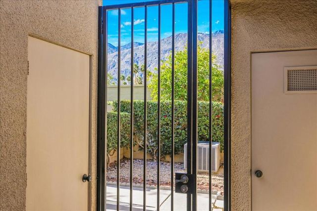 1254 Tiffany Circle N, Palm Springs, CA 92262