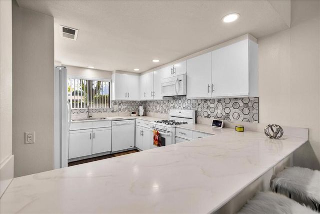 1254 Tiffany Circle N, Palm Springs, CA 92262