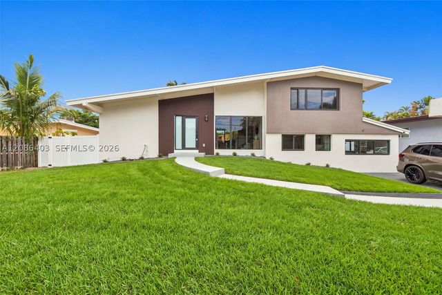 2412 Sugarloaf Ln, Fort Lauderdale, FL 33312