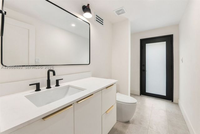 2412 Sugarloaf Ln, Fort Lauderdale, FL 33312