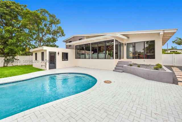 2412 Sugarloaf Ln, Fort Lauderdale, FL 33312