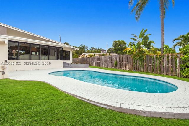 2412 Sugarloaf Ln, Fort Lauderdale, FL 33312