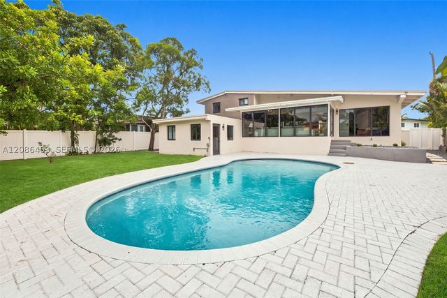 2412 Sugarloaf Ln, Fort Lauderdale, FL 33312